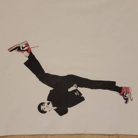 Bruce Lee Inspired Vintage - T-shirt for the Jordan Retro 1's - Picture 7 of 8